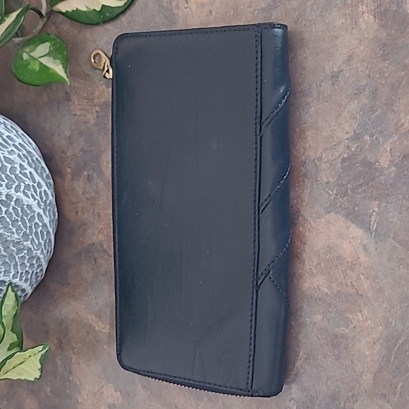 MATT BY MATT & NAT Vegan Classic Long Wallet, Navy, Gold Tone Zipper Closure - Picture 2 of 9